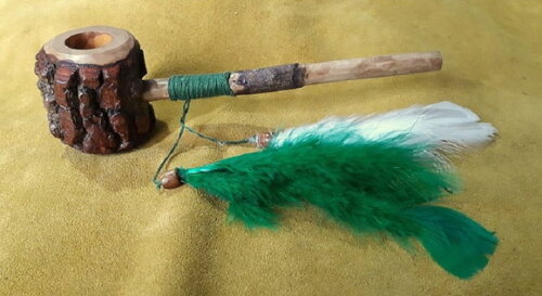Cachimbo de Angico Decorado com Penas