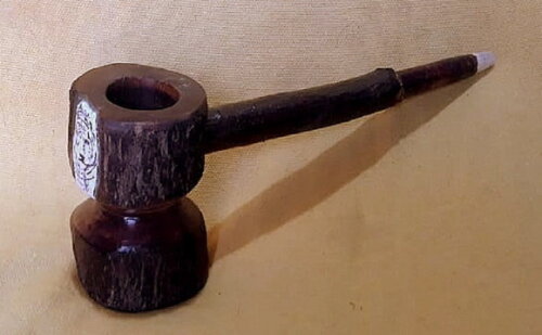 Cachimbo de Jurema Preta com Tigre Entalhado e Pintado 17x10