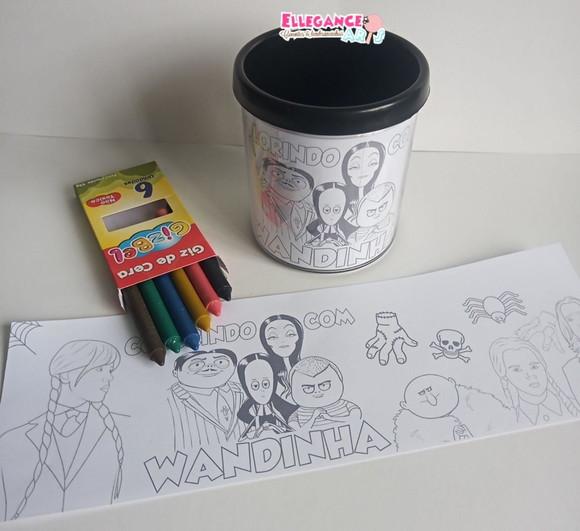 Caneca para Colorir Wandinha