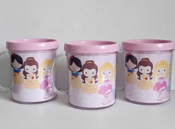 Caneca Princesas