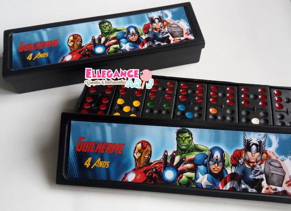 Dominó os Vingadores