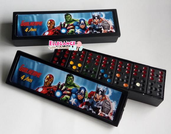 Dominó os Vingadores