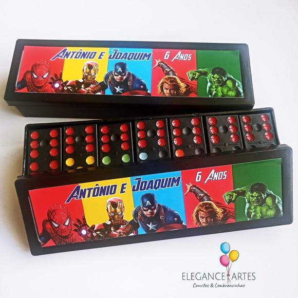 Dominó os Vingadores