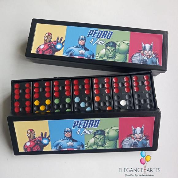 Dominó os Vingadores