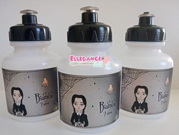 Garrafinha Squeeze Wandinha Addams/familia Addams