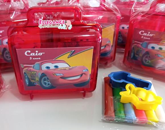 Kit Maletinha com Massinha de Modelar e 2 Cortadores