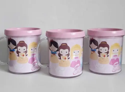 Caneca Princesas