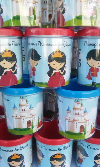 Caneca Príncipes e Princesas do Reino