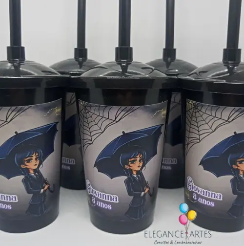 Copo Twister 400ml Wandinha Addams/ Família Addams