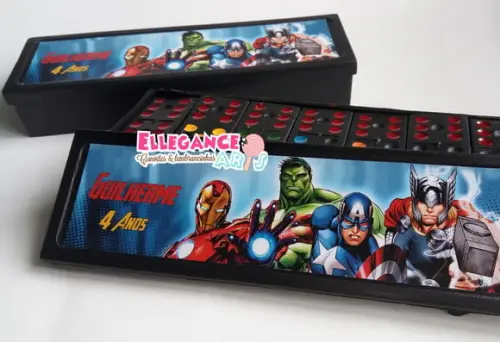 Dominó os Vingadores