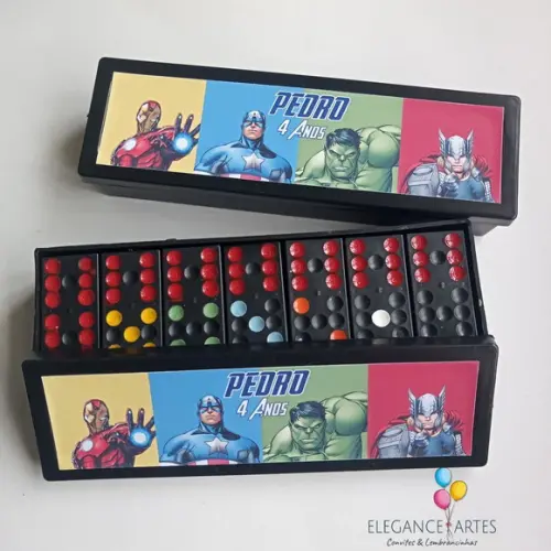 Dominó os Vingadores