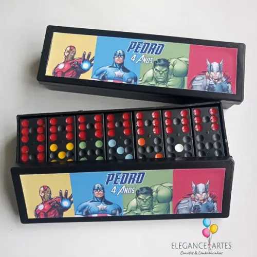 Dominó os Vingadores