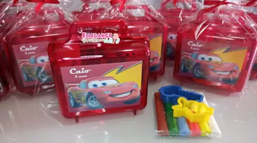 Kit Maletinha com Massinha de Modelar e 2 Cortadores