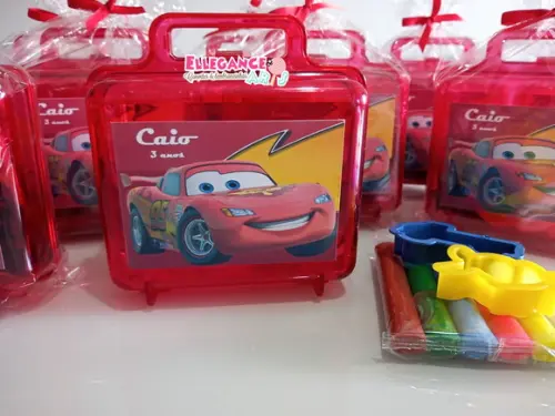 Kit Maletinha com Massinha de Modelar e 2 Cortadores