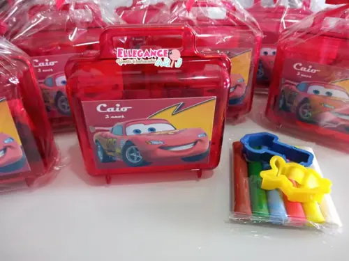Kit Maletinha com Massinha de Modelar e 2 Cortadores