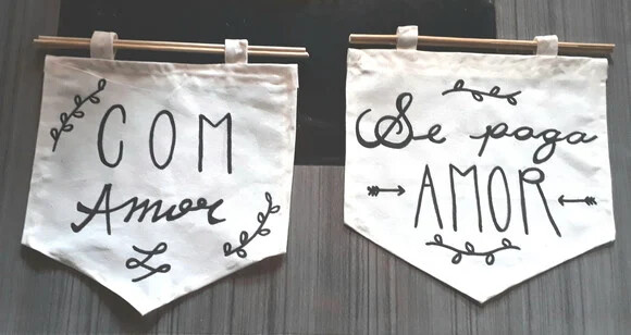 Cadeira de Noivos - Flâmulas Personalizadas em Lettering
