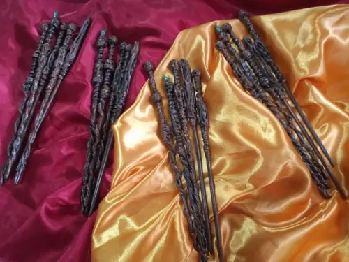 Kit Lembrancinhas 70 + 3 Mini Varinhas Simples 25cm para Festa Harry Potter, Fantasia, Bruxaria, Halloween e Fadas