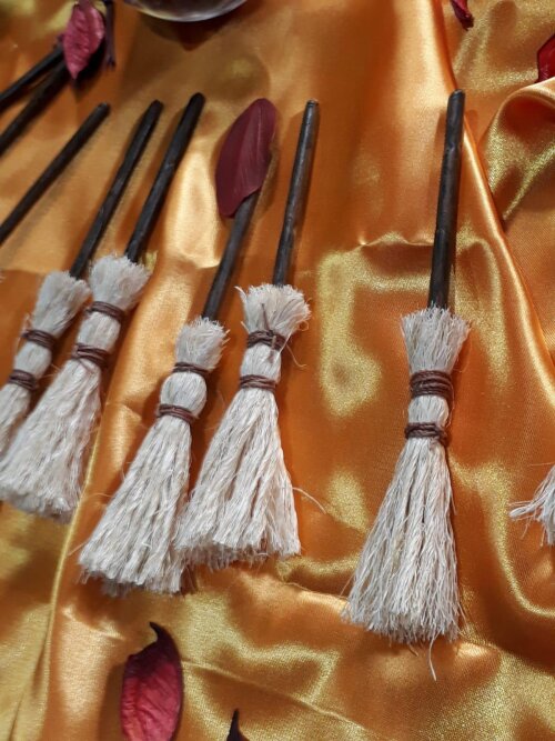 Kit 30 Mini Vassouras - Lembrancinha - Harry Potter, Abracadabra,