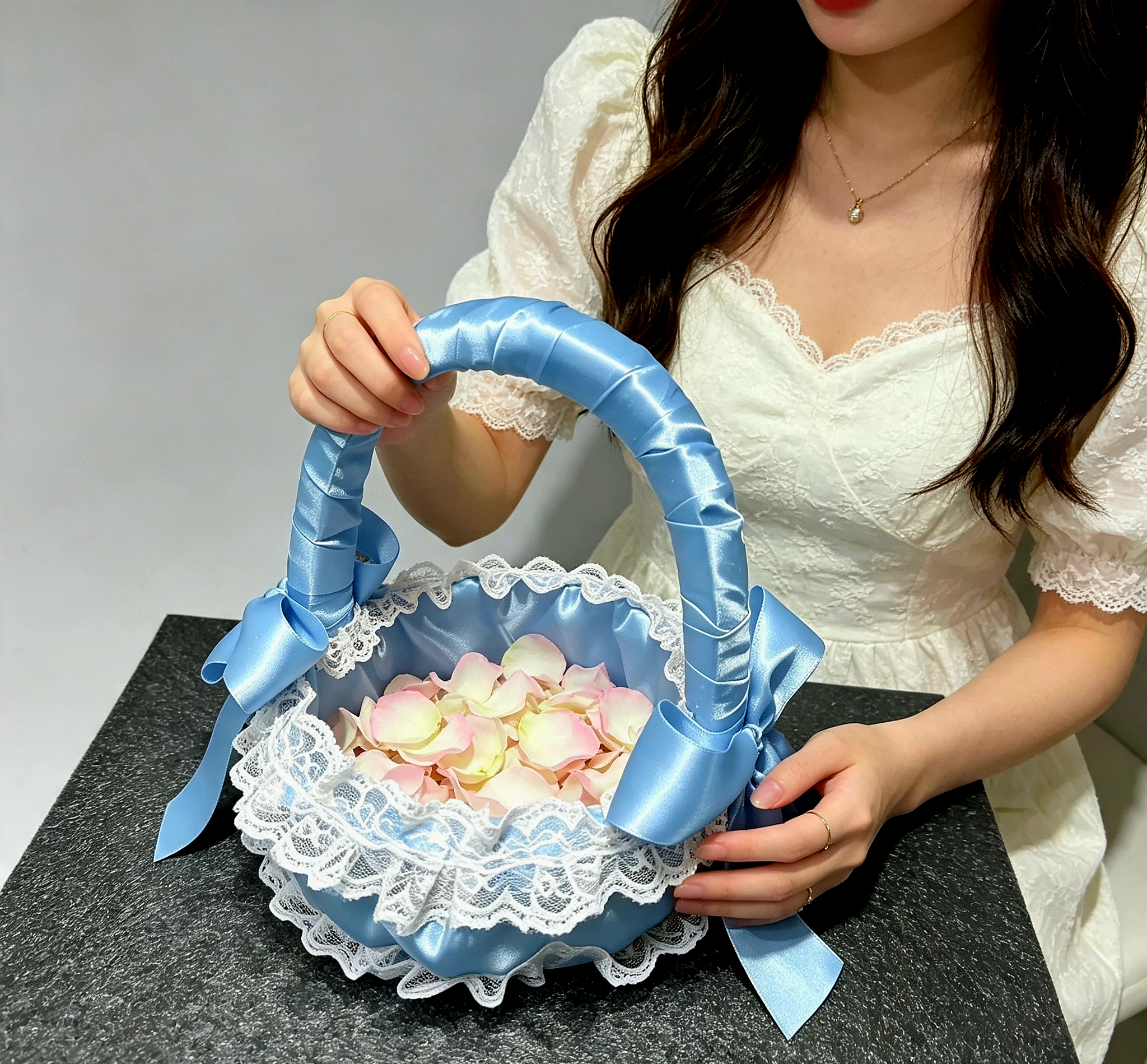 Cesta de Florista Azul Serenity em Cetim de Luxo