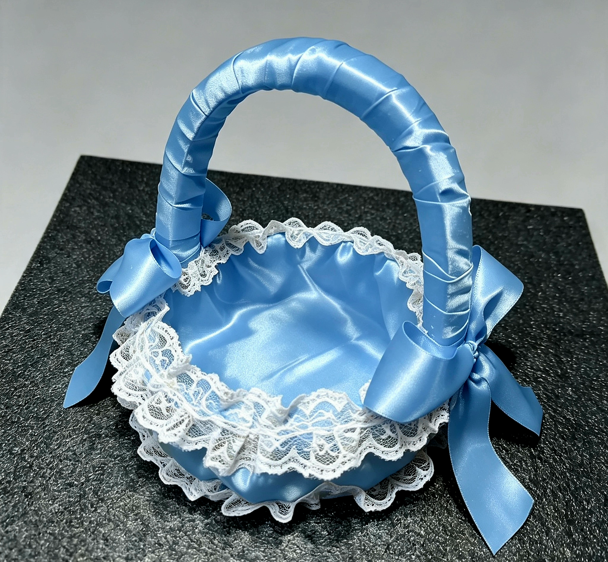 Cesta de Florista Azul Serenity em Cetim de Luxo