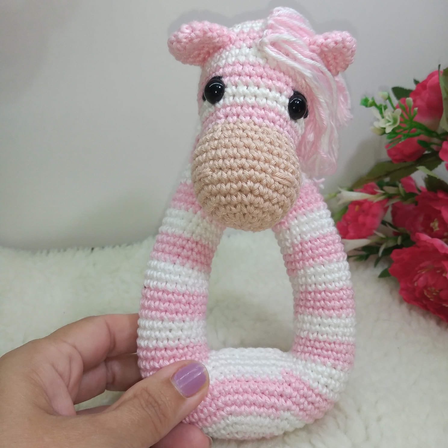 🦓 Zebra Zora Barbie Chocalho e Mordedor em Amigurumi- Pronta ent