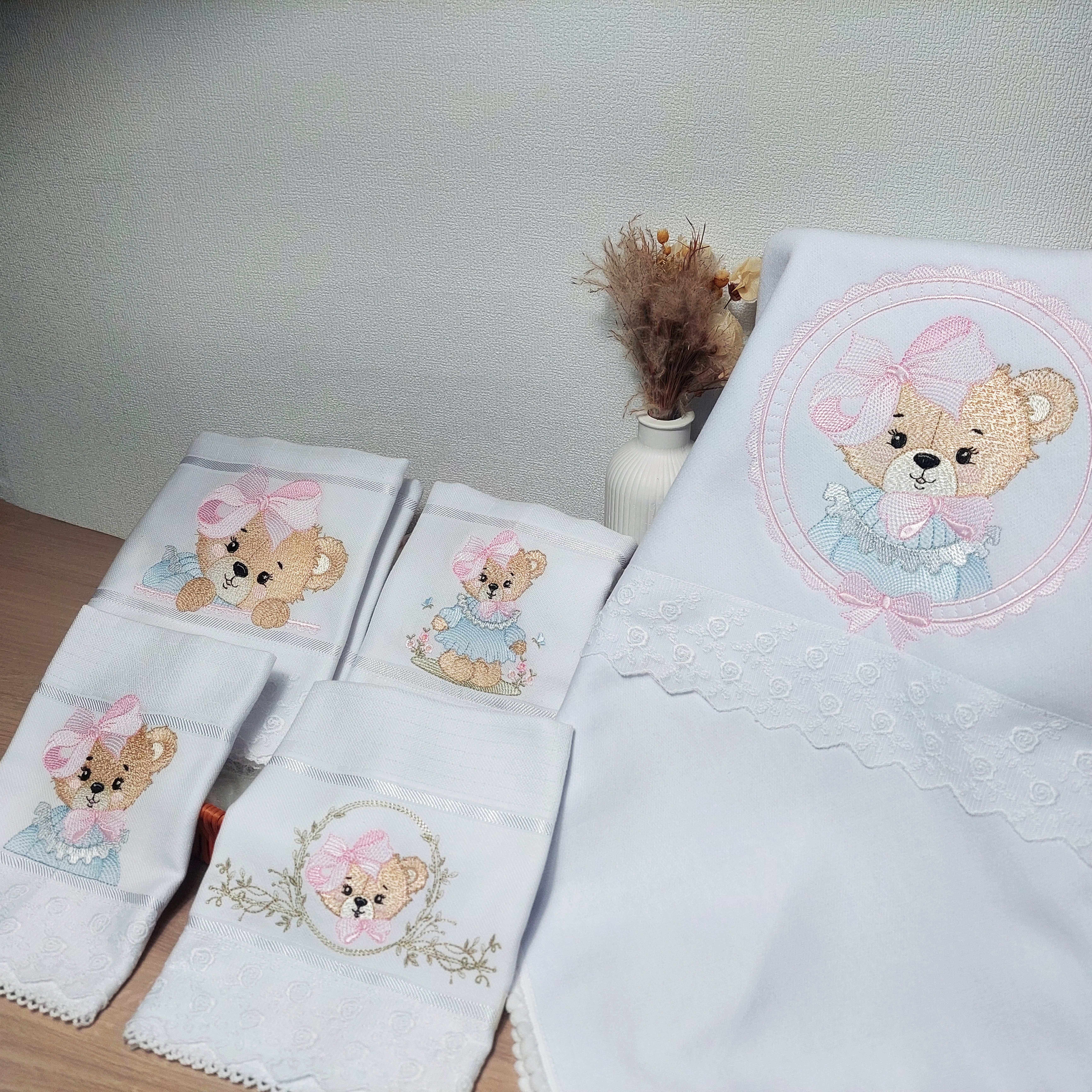 Enxoval de Bebê ursinha Kit Maternidade Luxo Personalizado Bordad