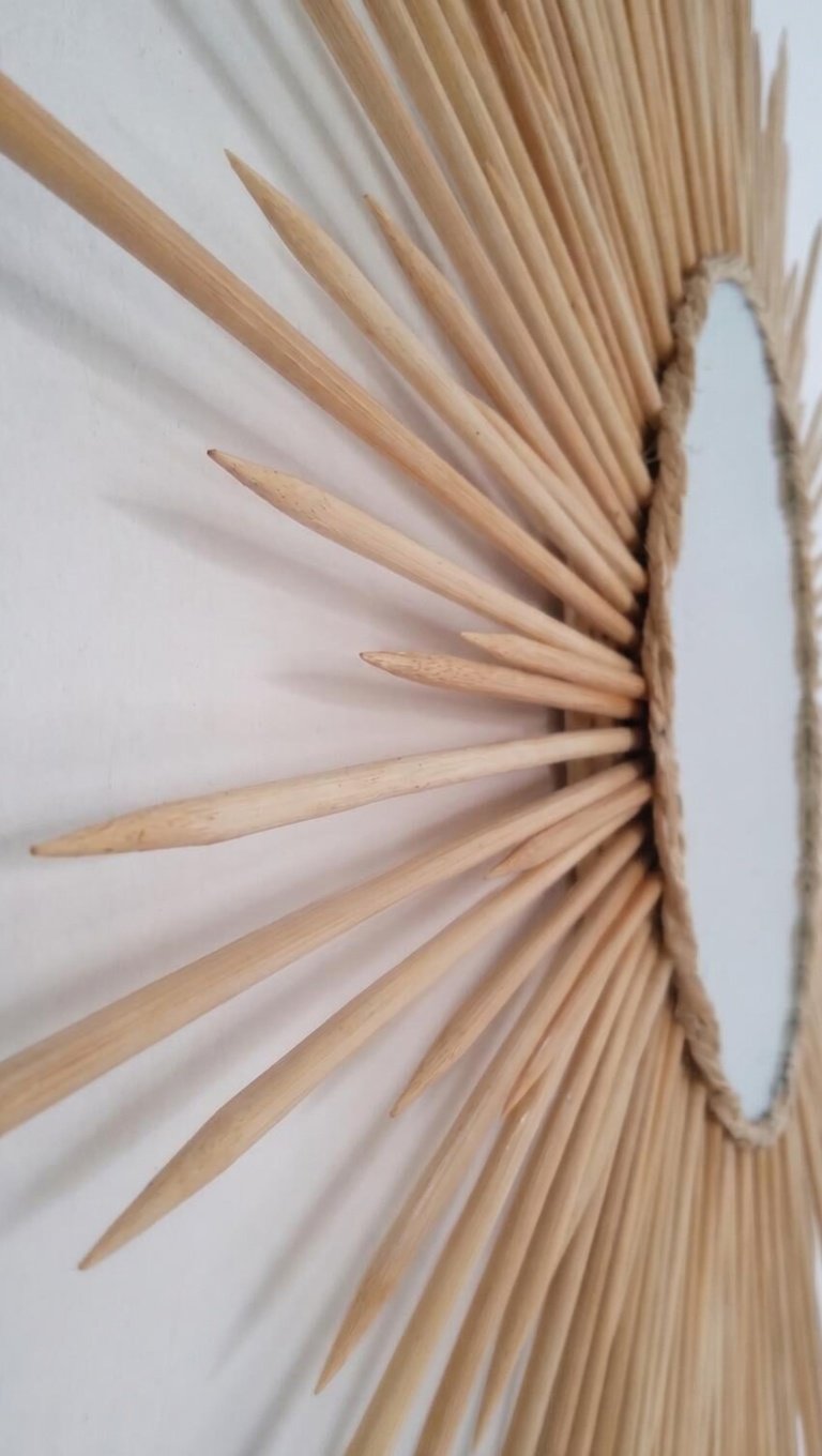 Espelho Sol 70cm Madeira de Bambu com Sisal Natural