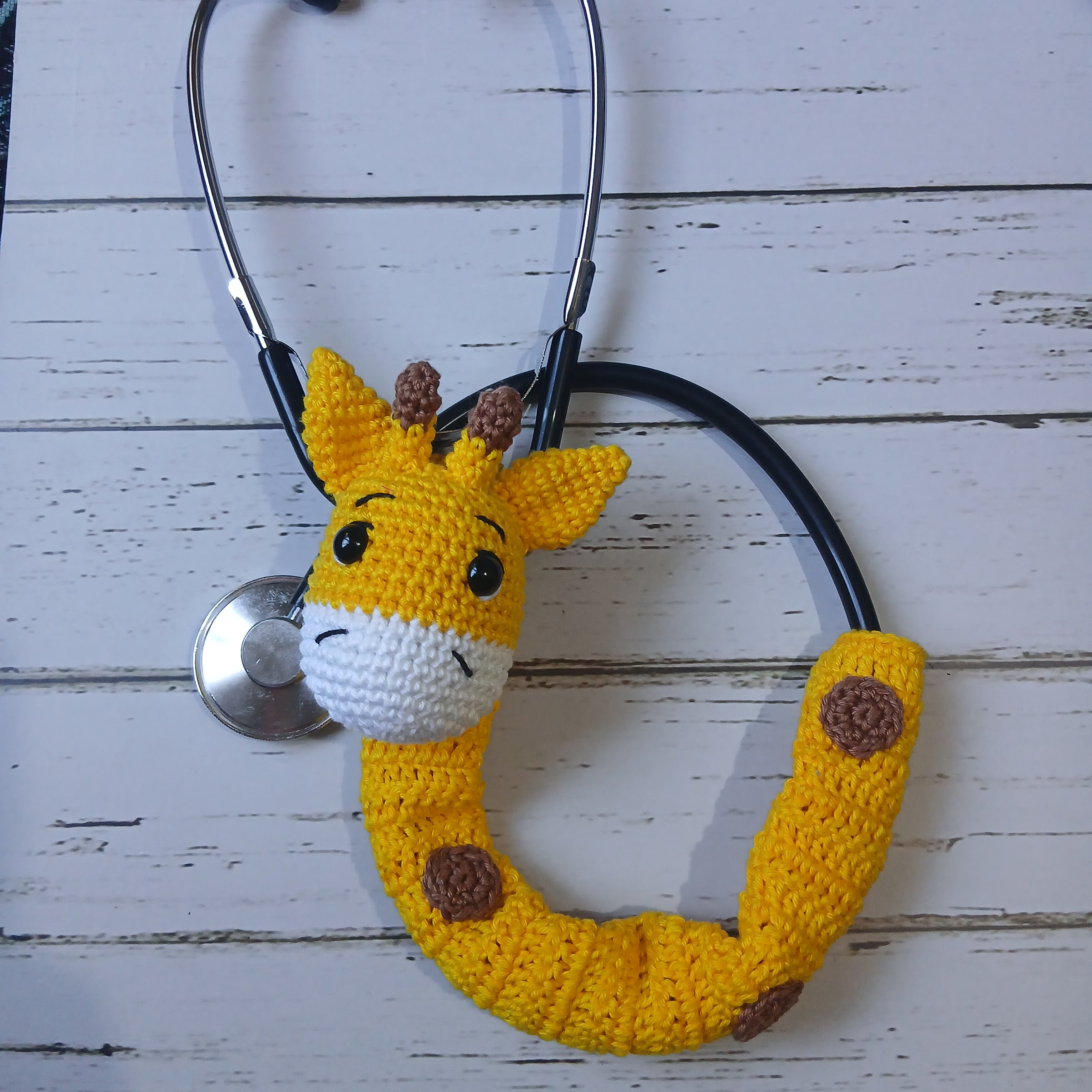 Girafinha Estetoscópio Amigurumi 30cm - Pronta Entrega  capa fech