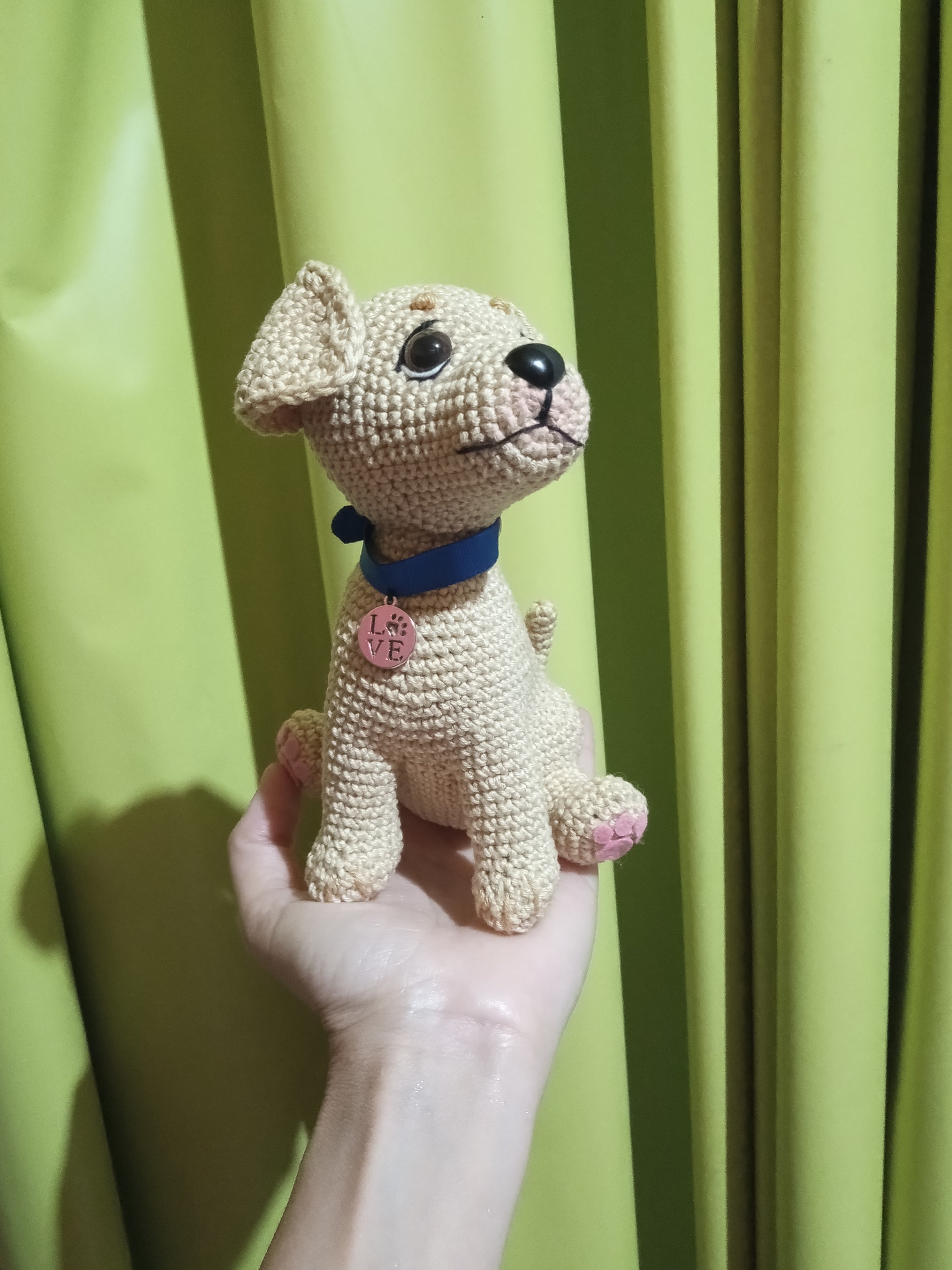 Cachorro Vira-latas caramelo amigurumi crochê