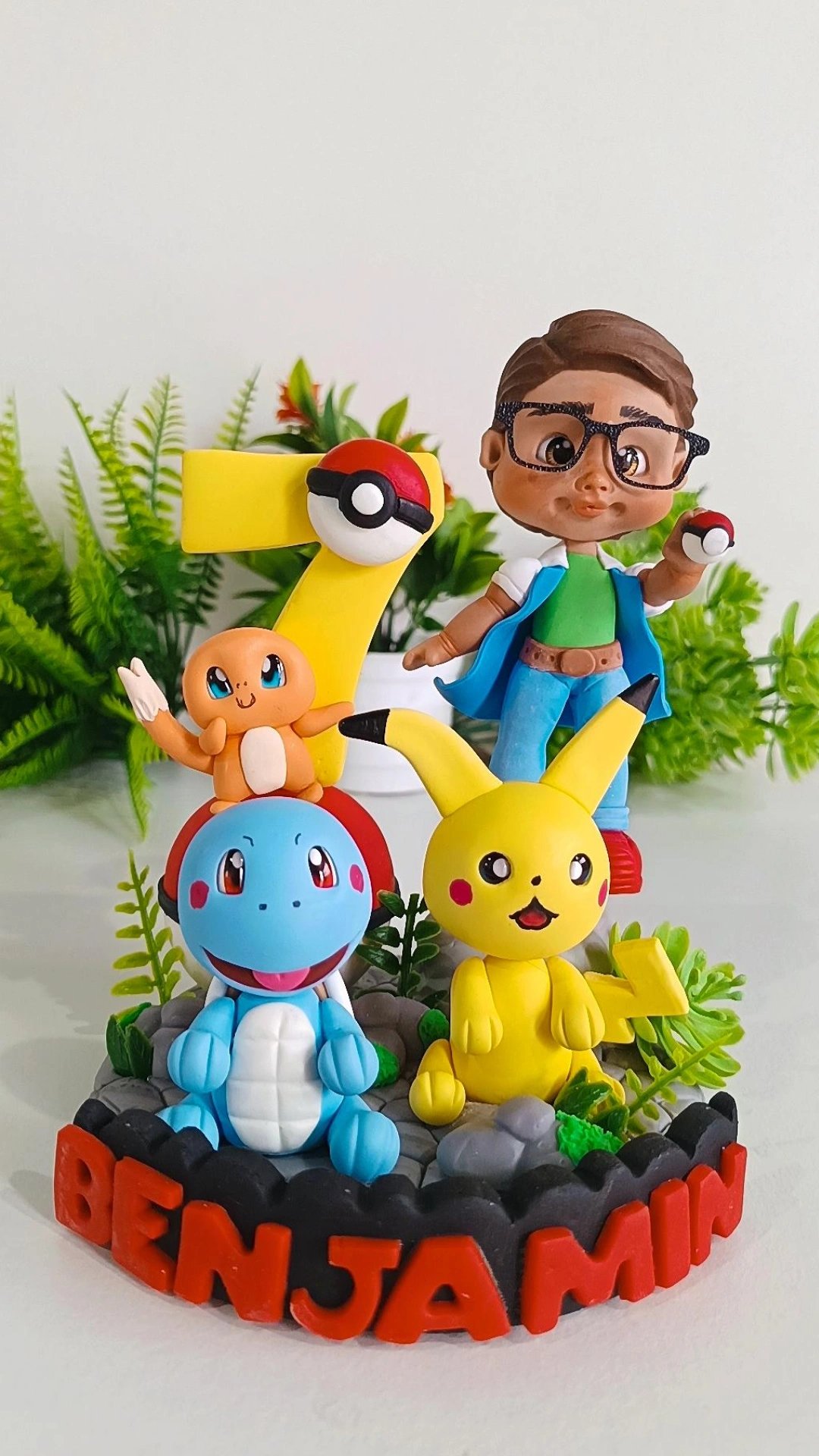 Topo de bolo em biscuit Pokémon
