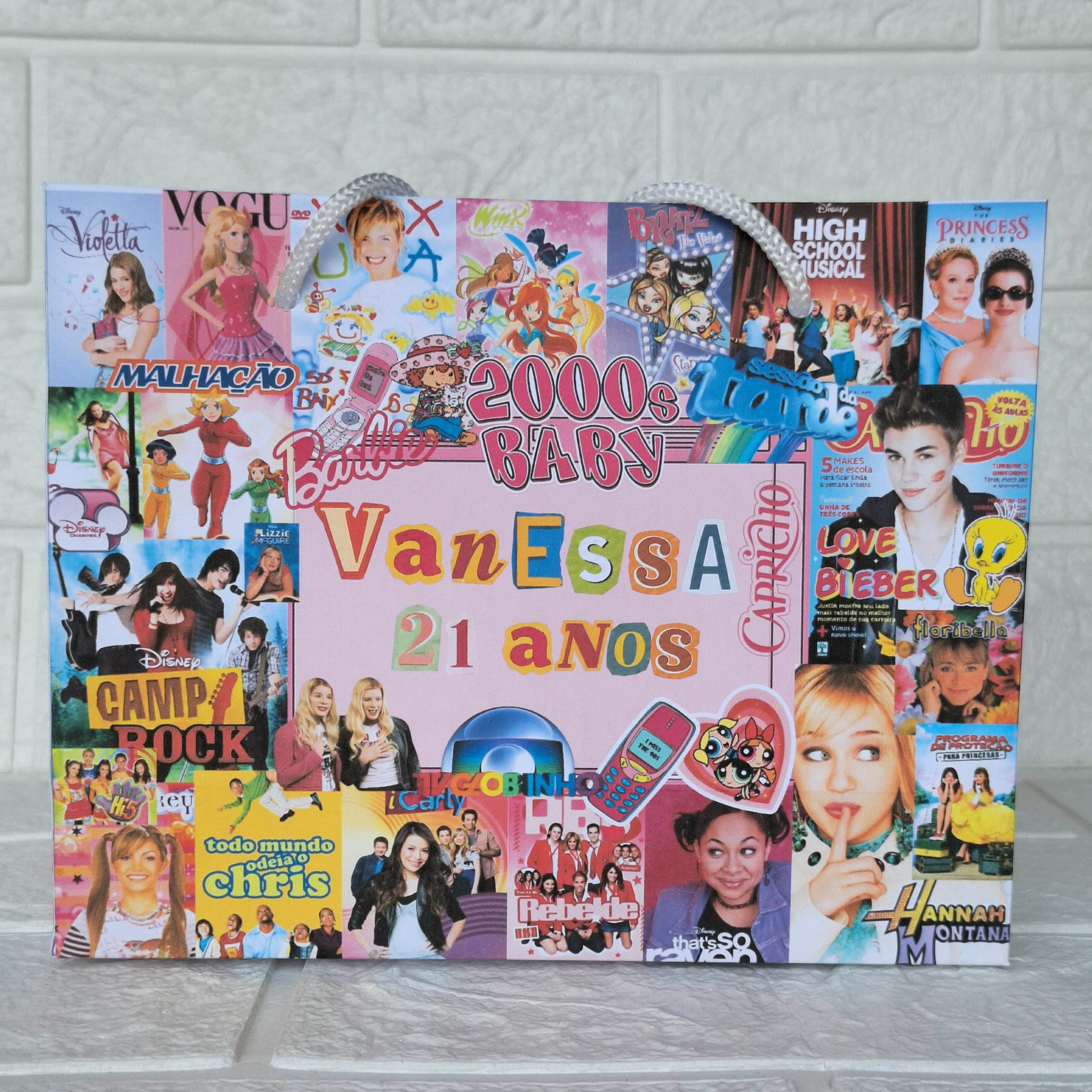 10 Sacolinha Personalizada tema anos 2000