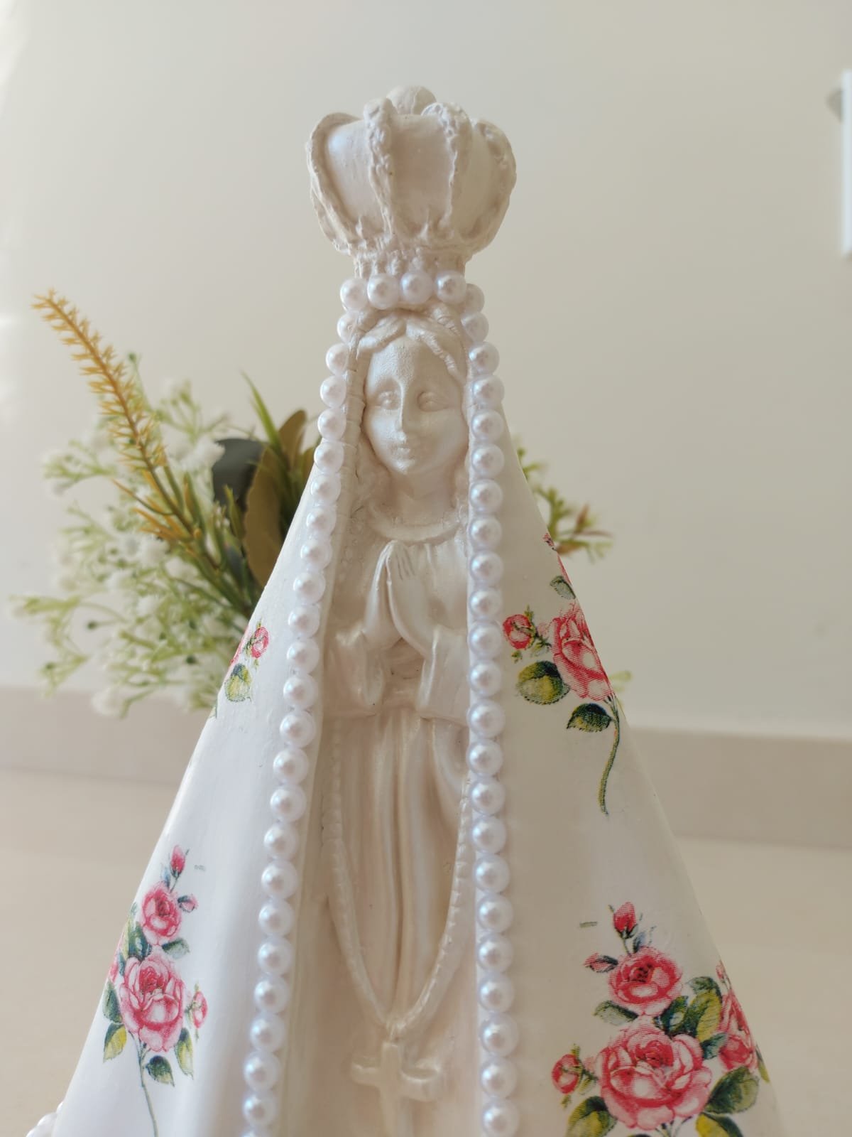 Nossa Senhora Aparecida 25cm decoupage flor rosa
