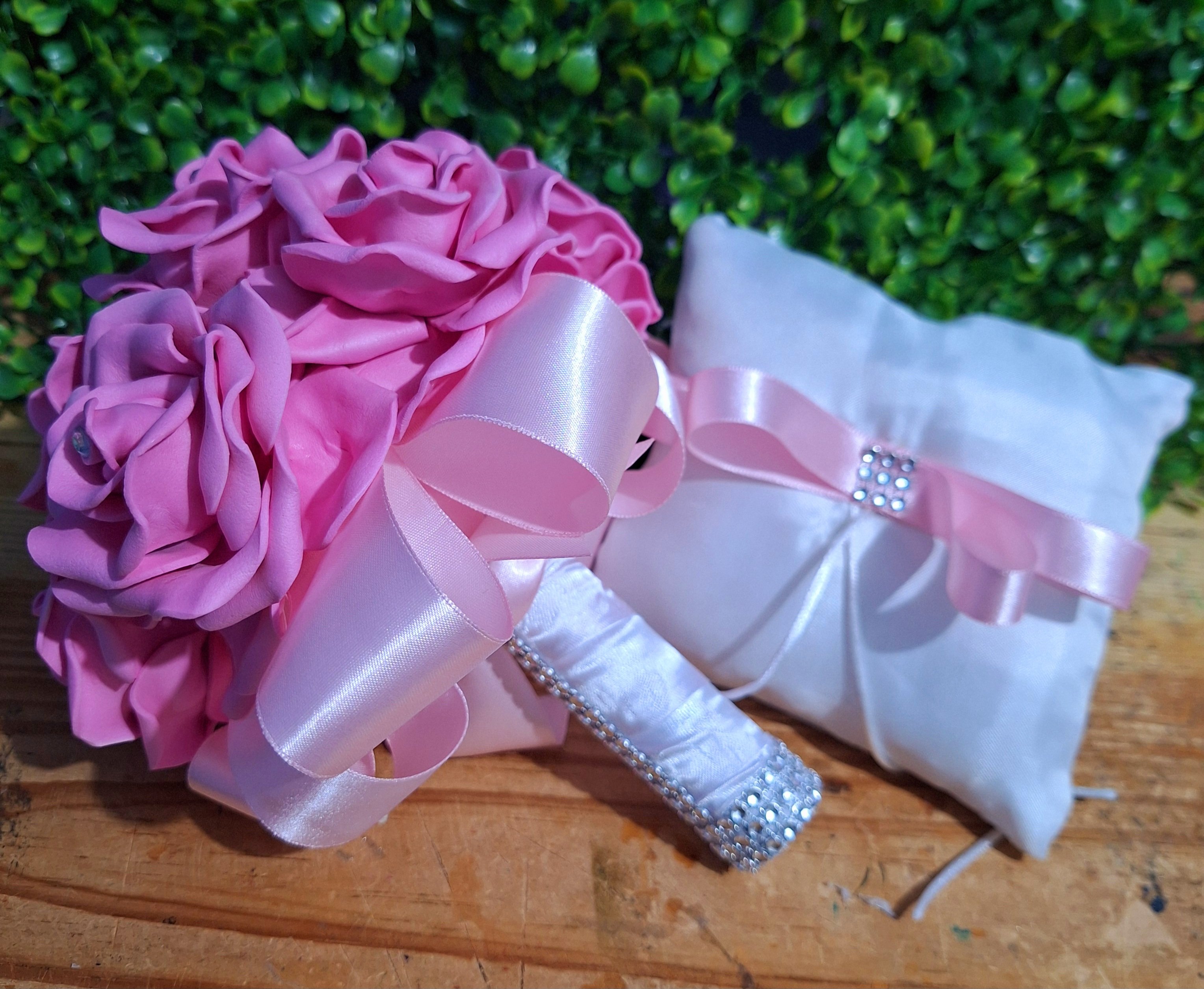 Buquê de Noiva para Casamento Civil + Almofadinhas para Aliança