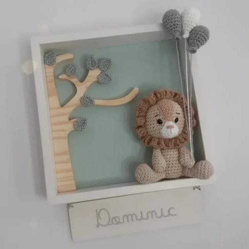 Porta de Maternidade Leão Crochê Amigurumi