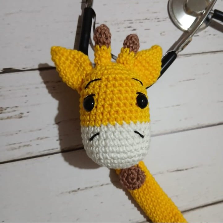 Girafinha Estetoscópio Amigurumi 30cm - Pronta Entrega  capa fech