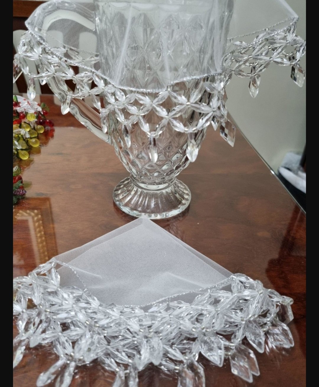 Cobre jarra em pedrarias  25 cm