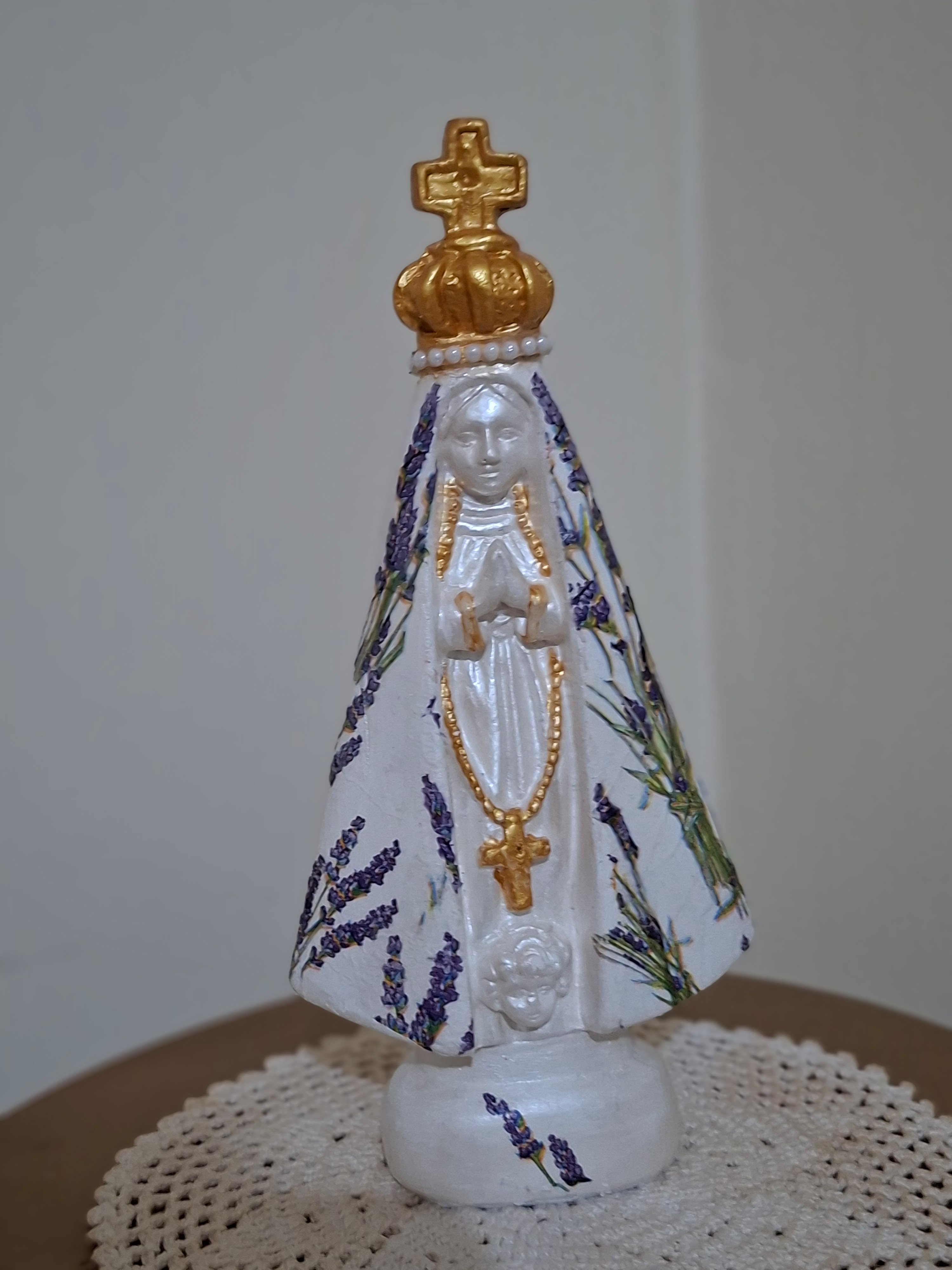 Imagem  de Nossa Senhora com Coroa e Cruz