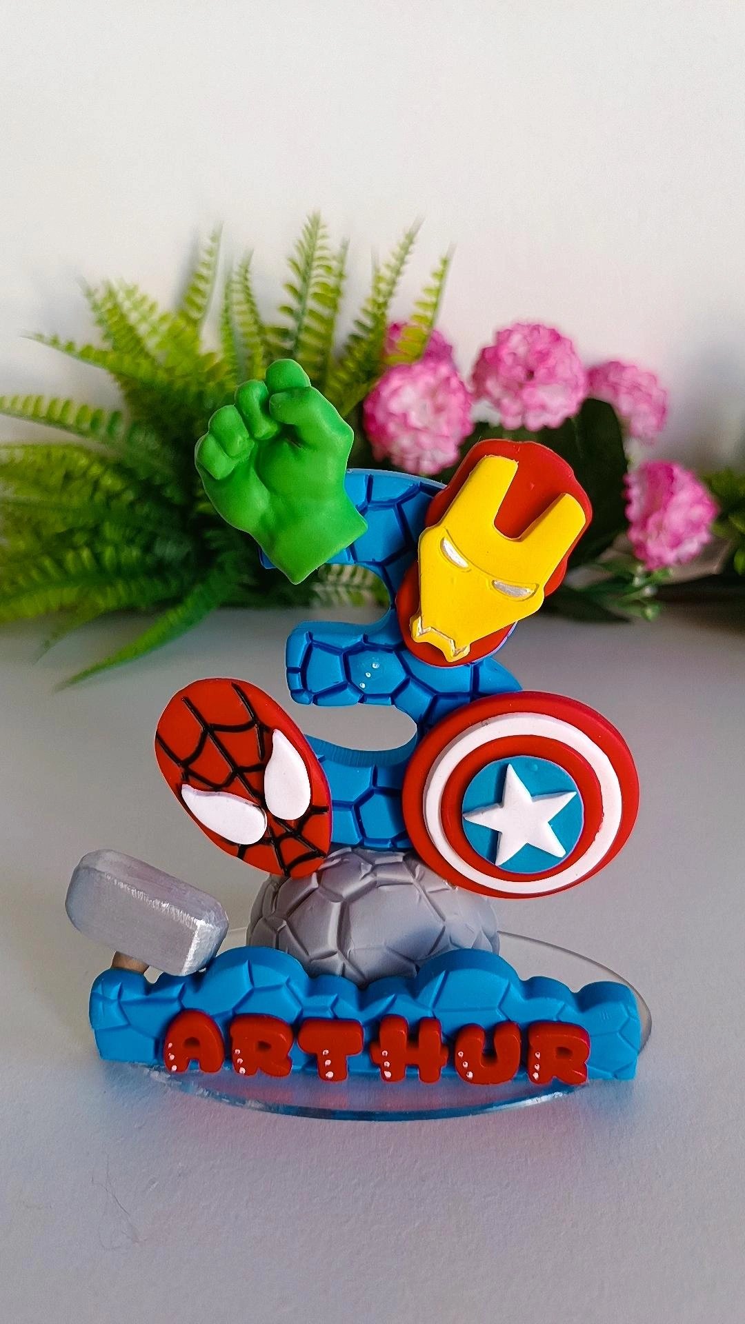 Vela em biscuit heróis