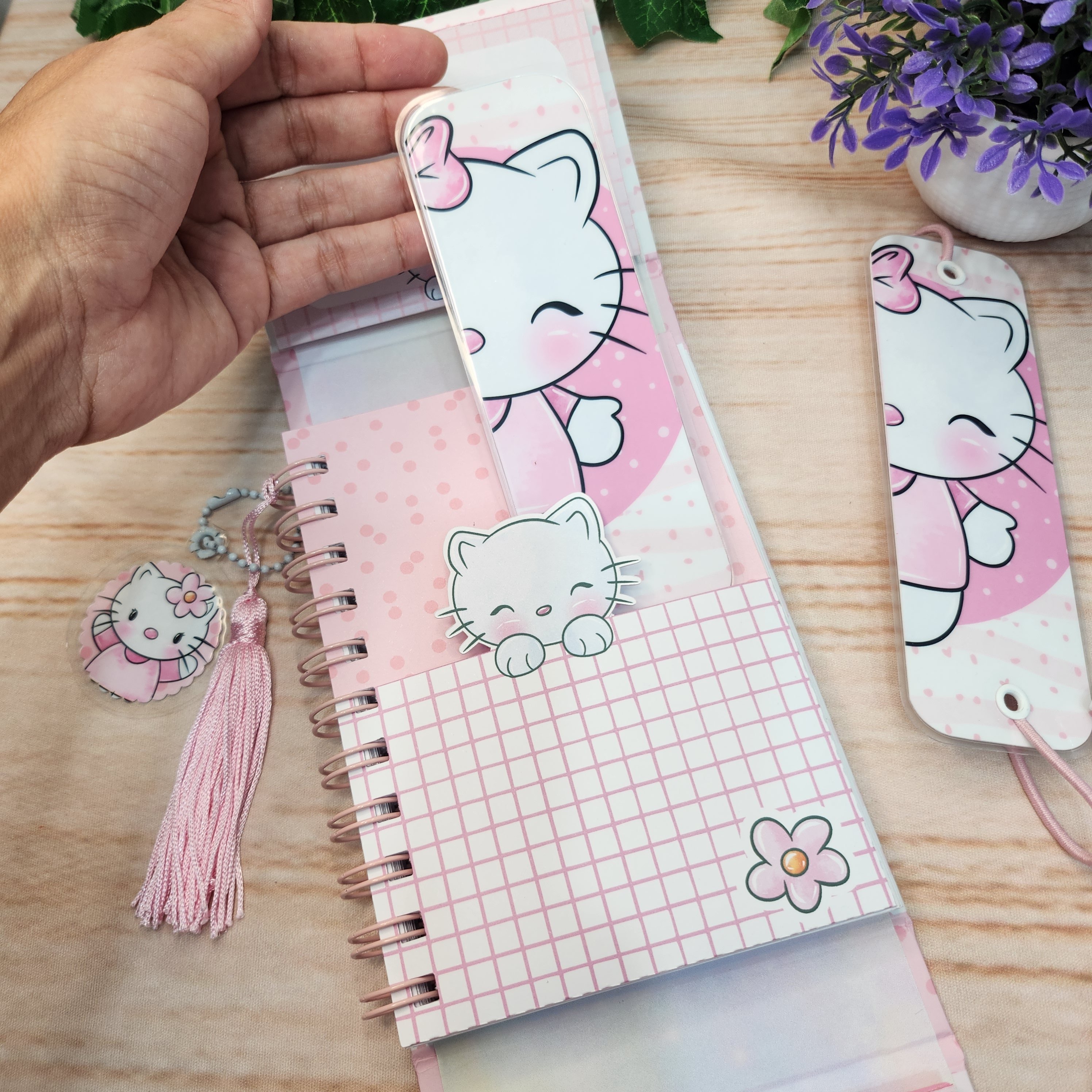 Agenda Escolar Hello kitty Aquarela Personalizada