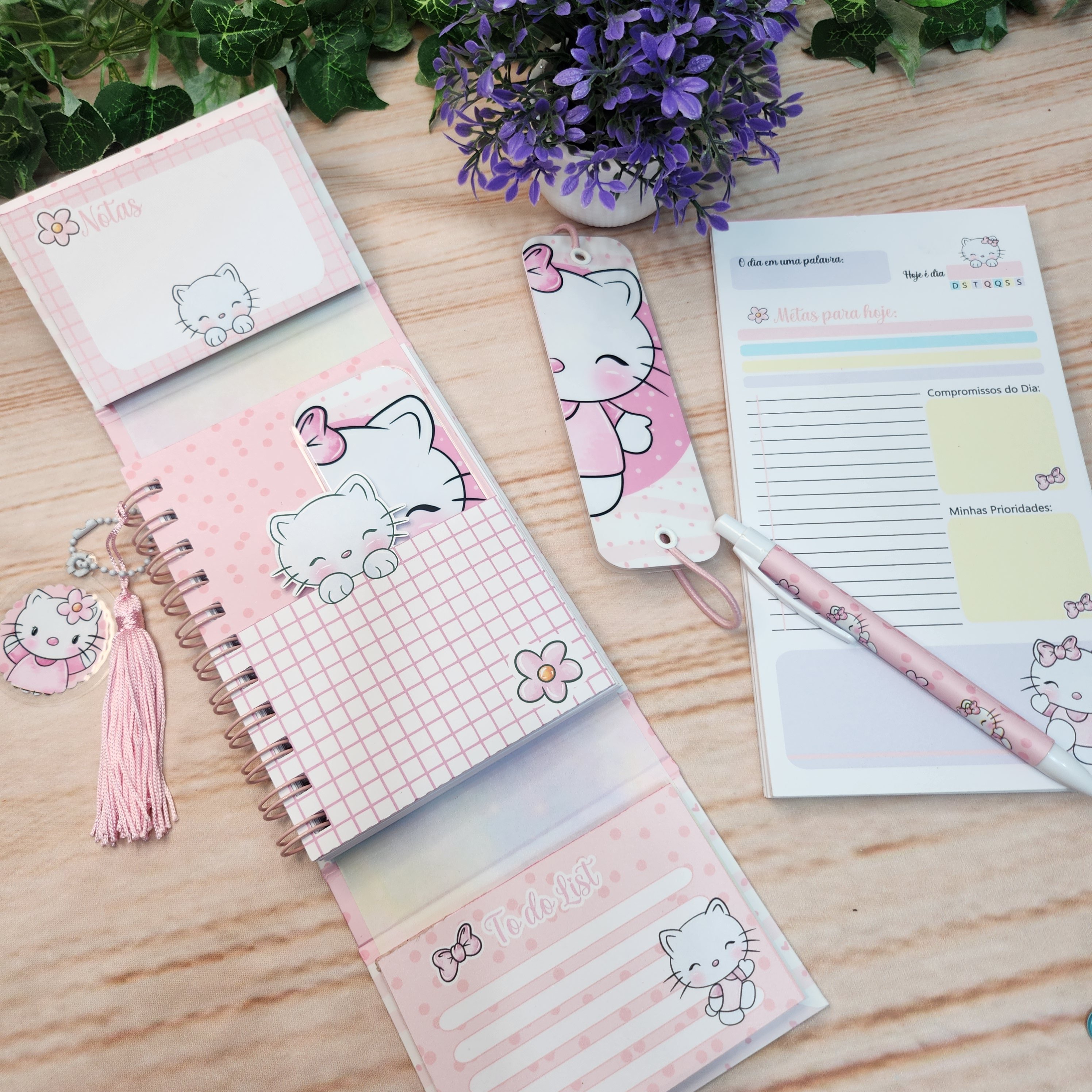 Agenda Escolar Hello kitty Aquarela Personalizada