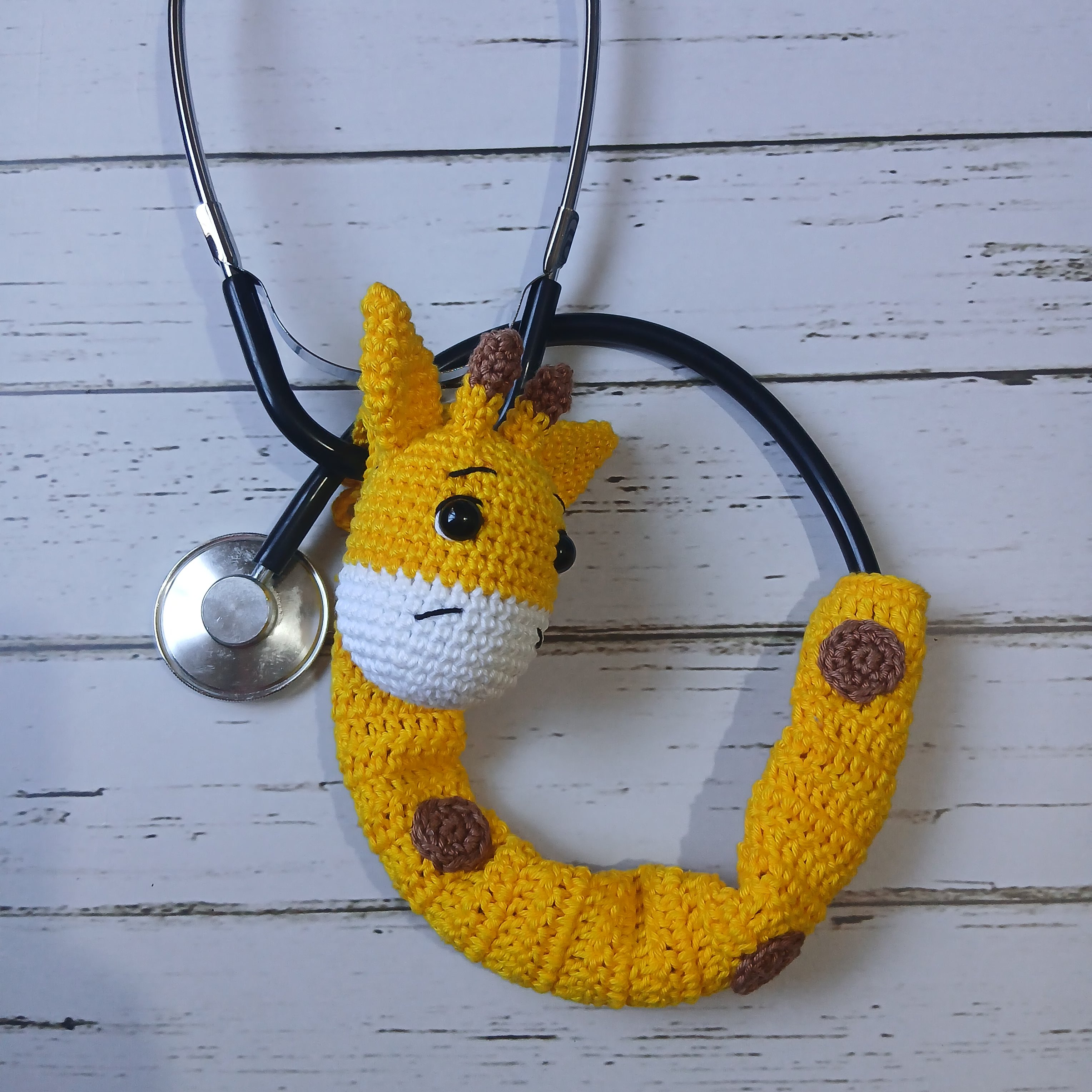 Girafinha Estetoscópio Amigurumi 30cm - Pronta Entrega  capa fech
