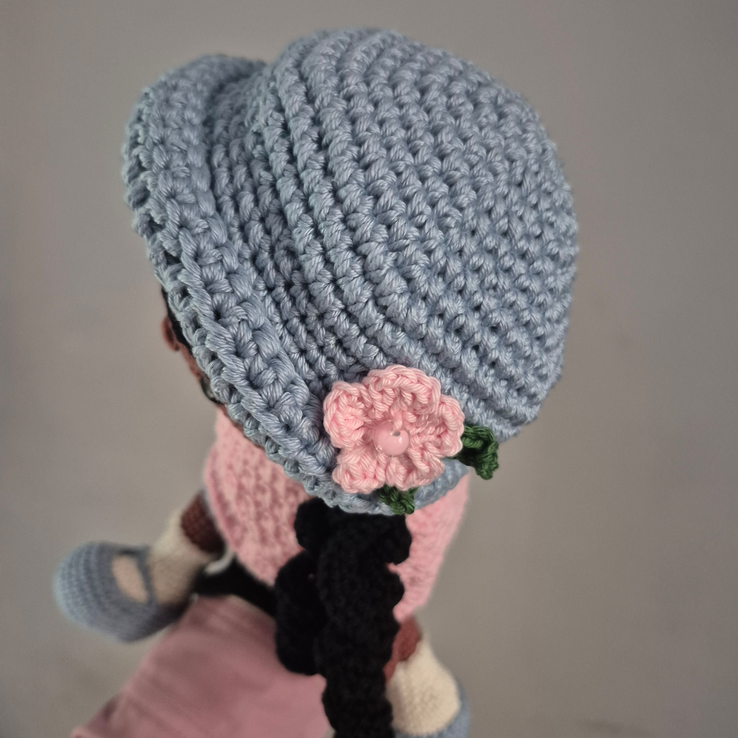 Boneca Helena Amigurumi