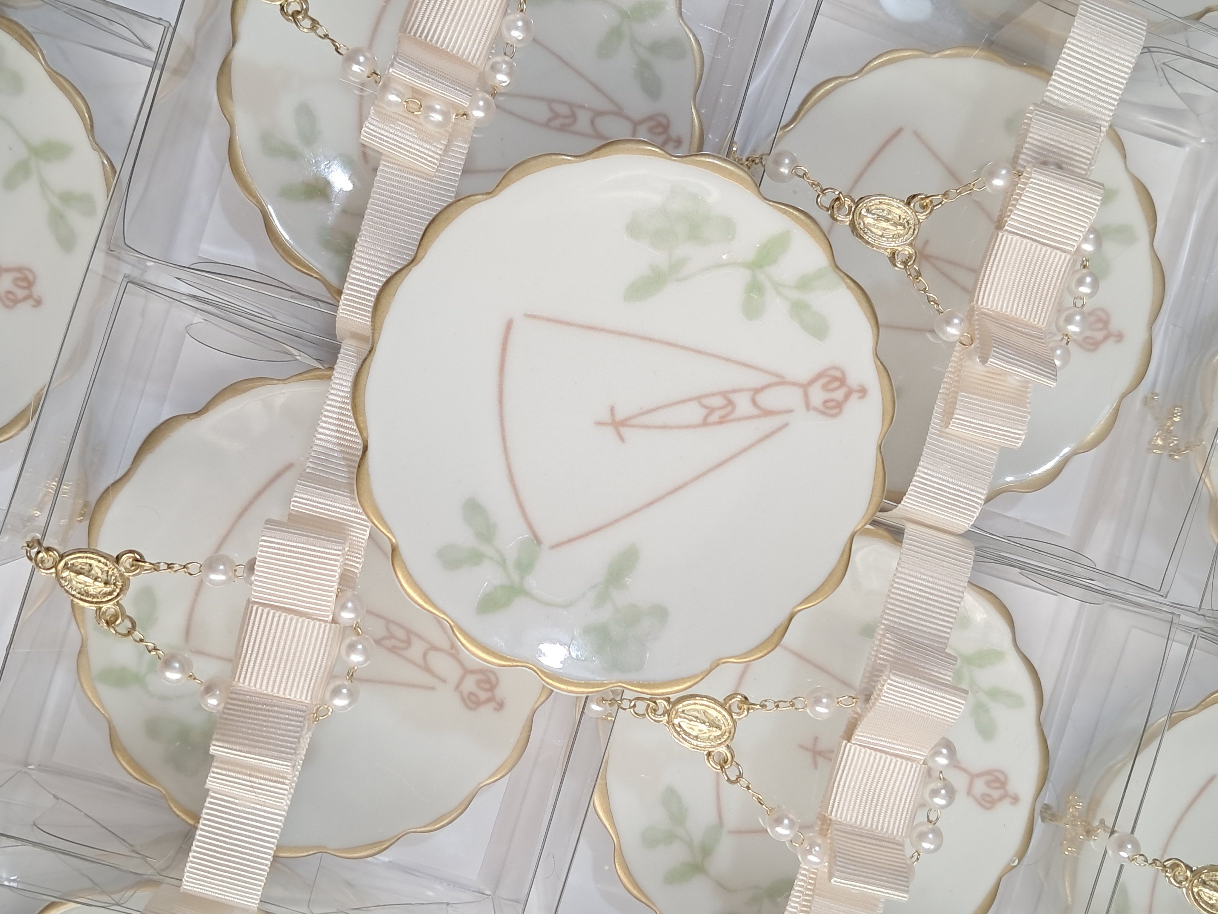 Lembrança batizado joia do dia em porcelana
