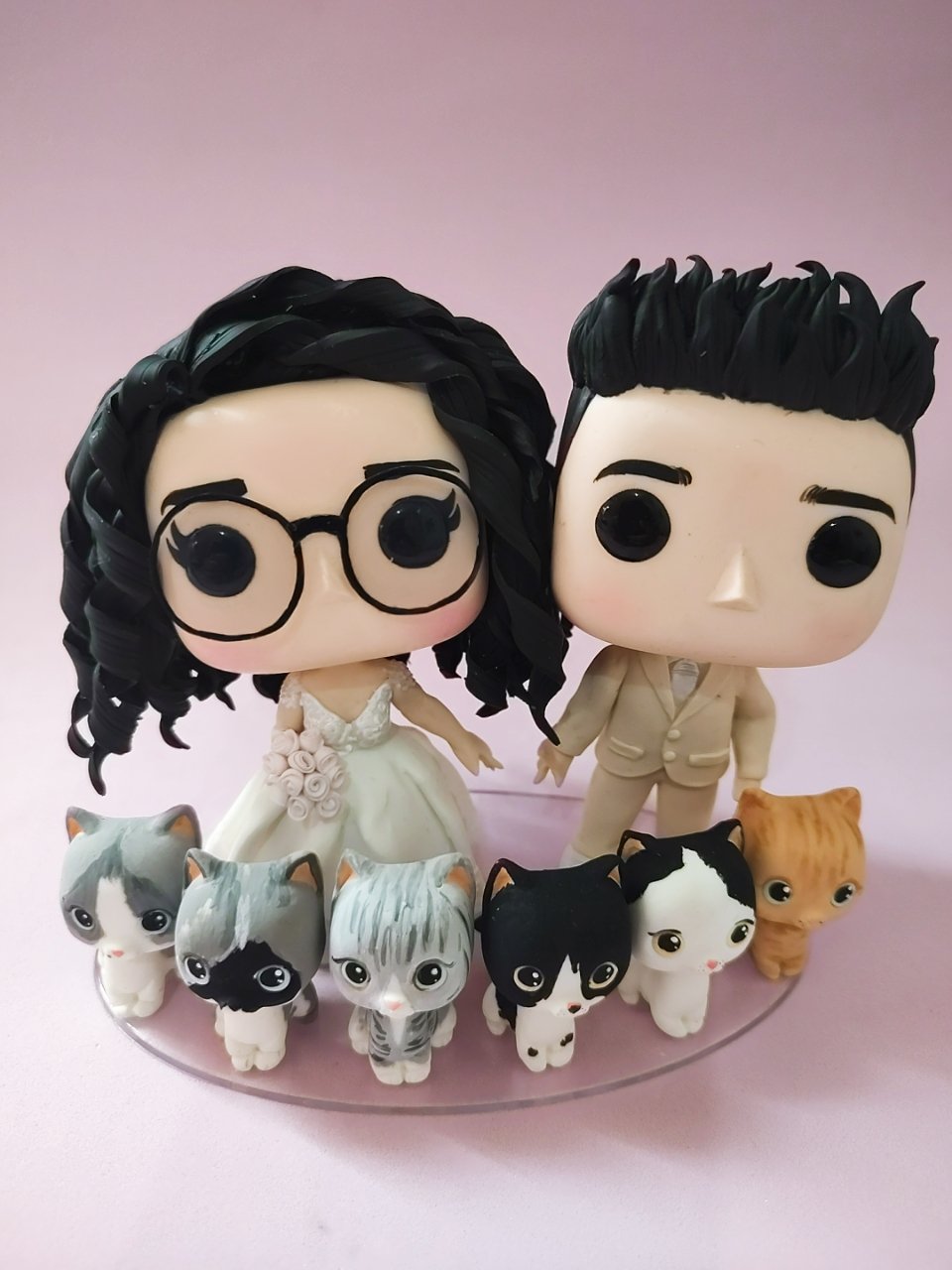 Topo de bolo casal com pets estilo funko pop
