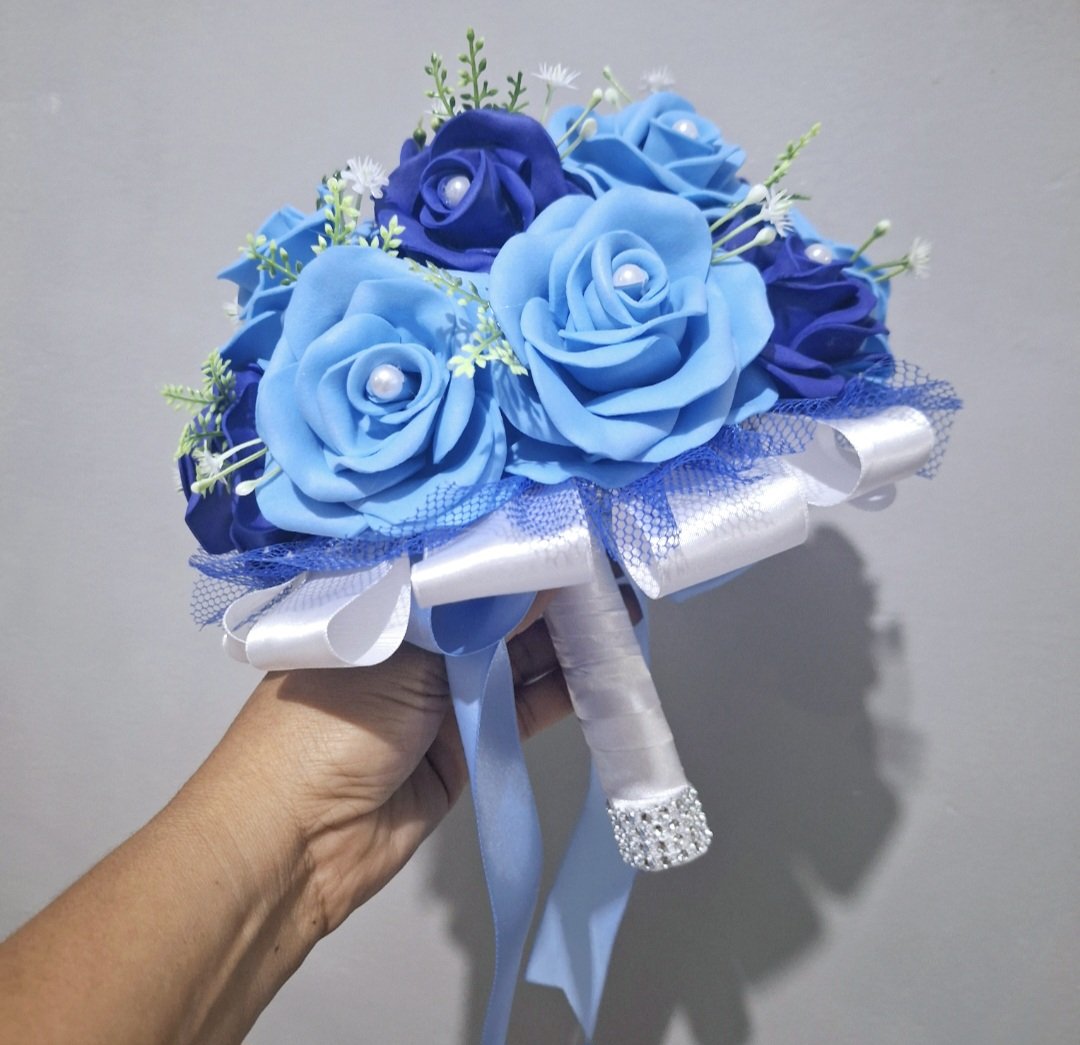 Buquê de Noiva Azul Marinho e Serenity Civil Eva