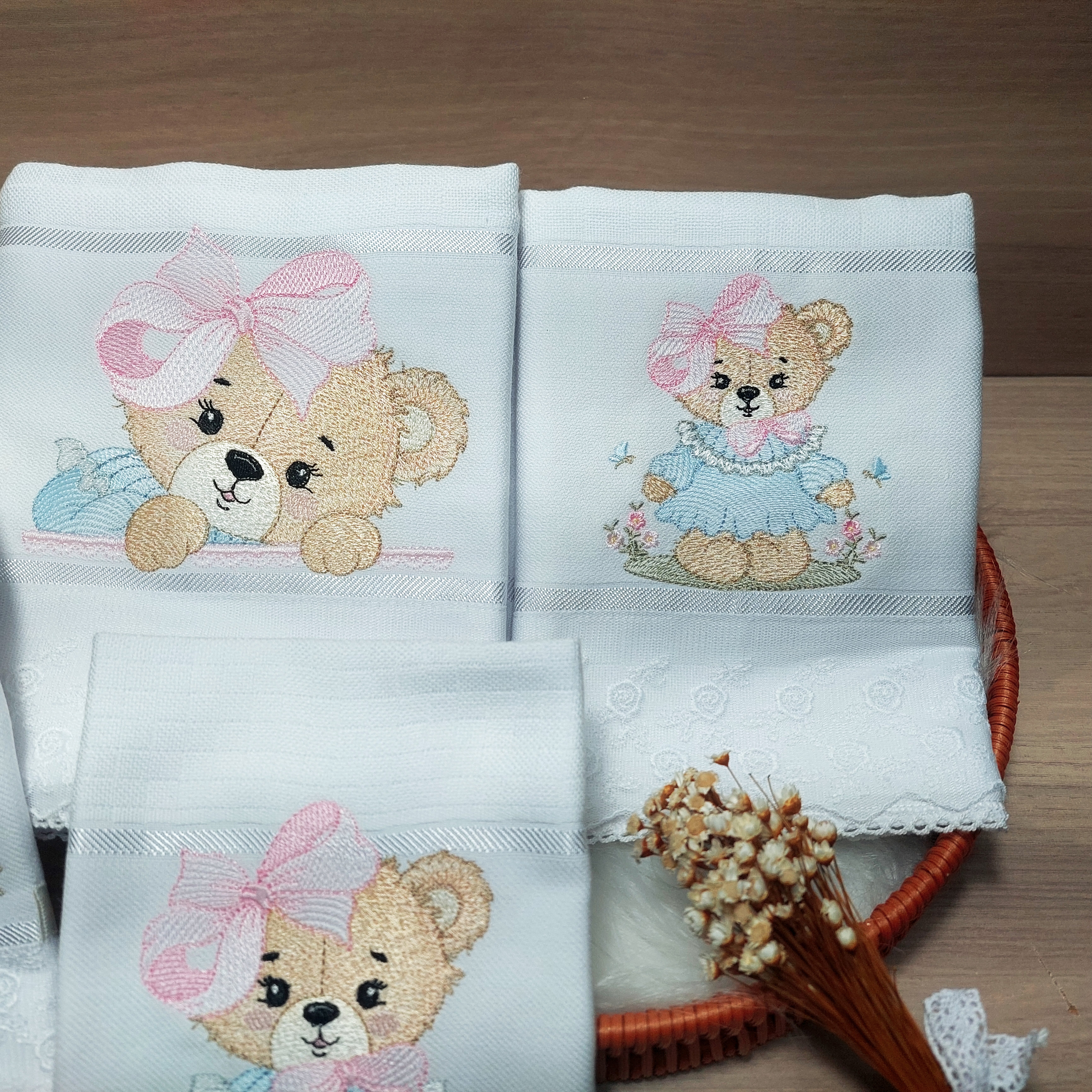 Kit Fralda personalizado ursinha realeza delicado