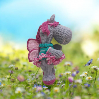 Bubsleta a Potra Borboleta de Crochê Amigurumi - Pronta Entrega