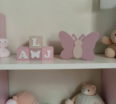 Kit decorativo borboleta + cubos de mdf decoração infantil de fes