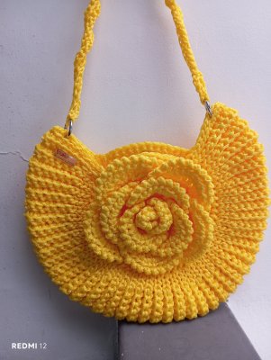 Bolsa Max Flor de crochê