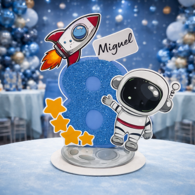 Centro de Mesa Astronauta Personalizado em EVA com Número | Fazemos Todos os Números